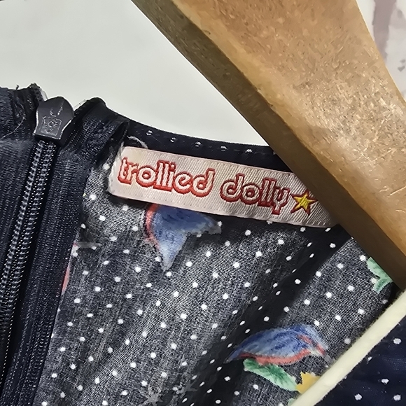 ModCloth Shirt Women Small Blue Pin Up Bird Floral Lilly Pad Trollied Dolly Tank - Picture 3 of 10